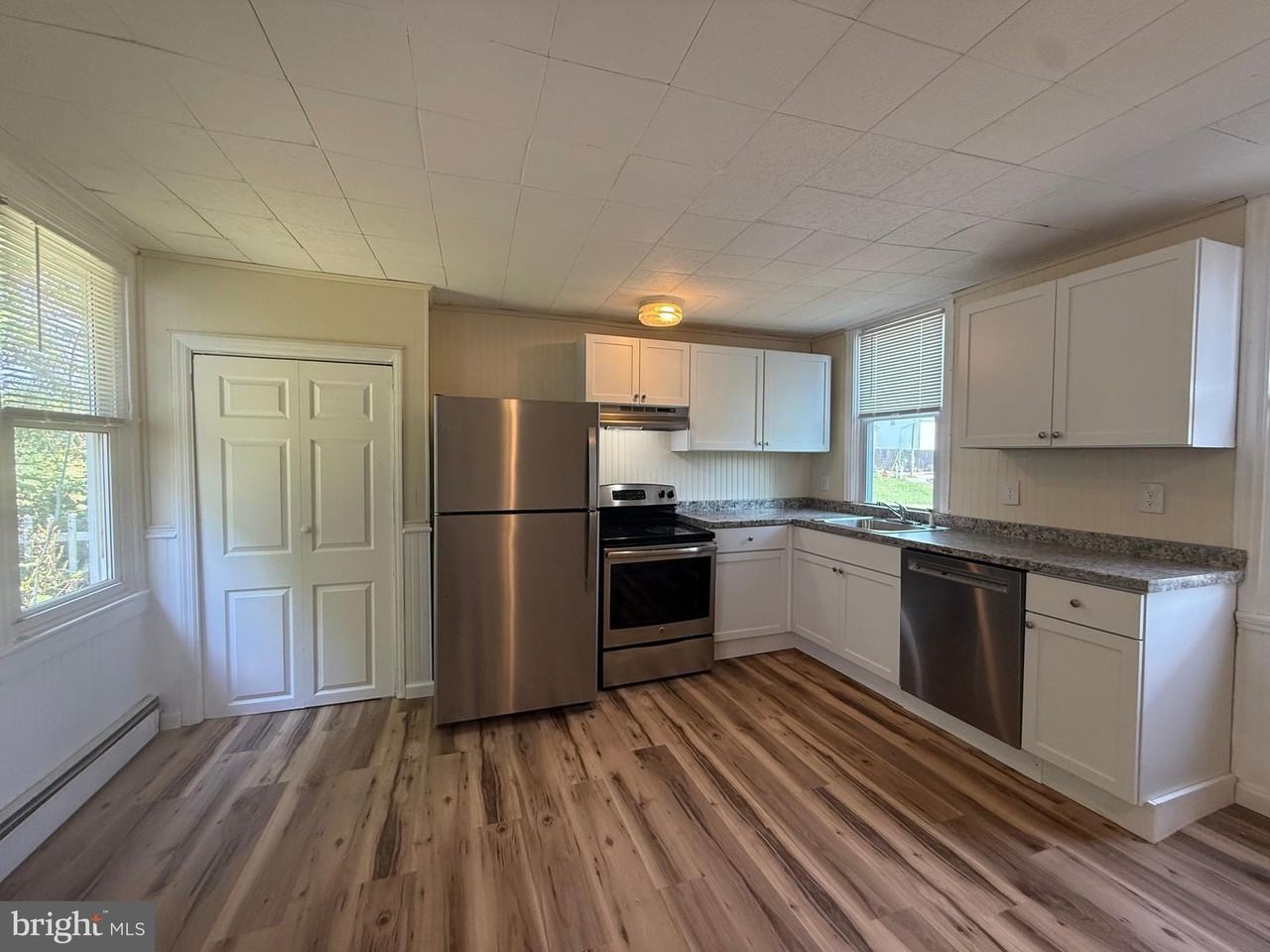 1001 School House Ln - Photo 7 of 29