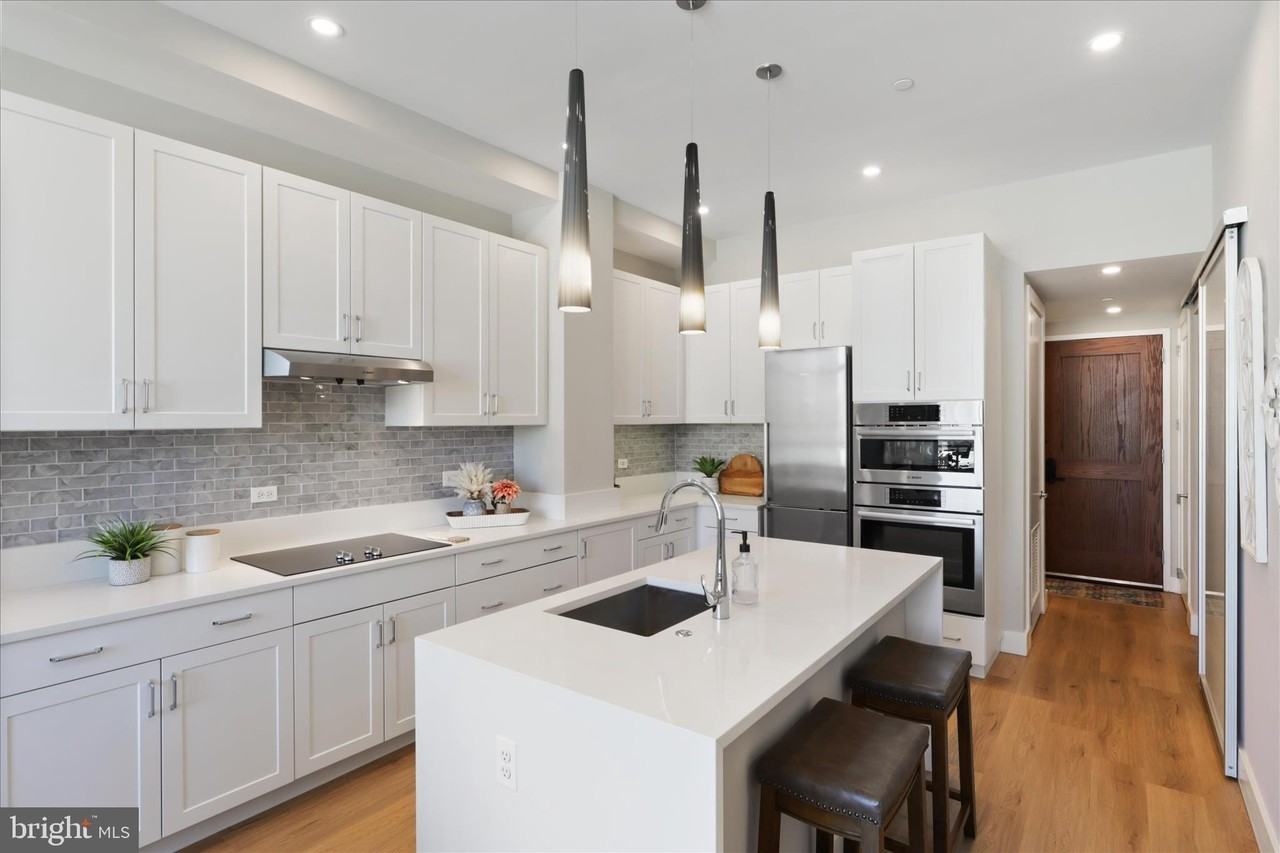 801 N Fairfax St #414 - Photo 3 of 33