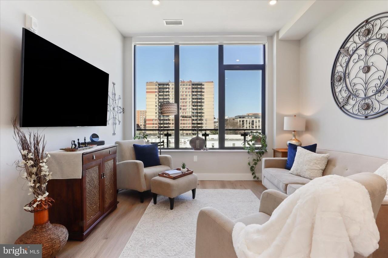 801 N Fairfax St #414 - Photo 4 of 33