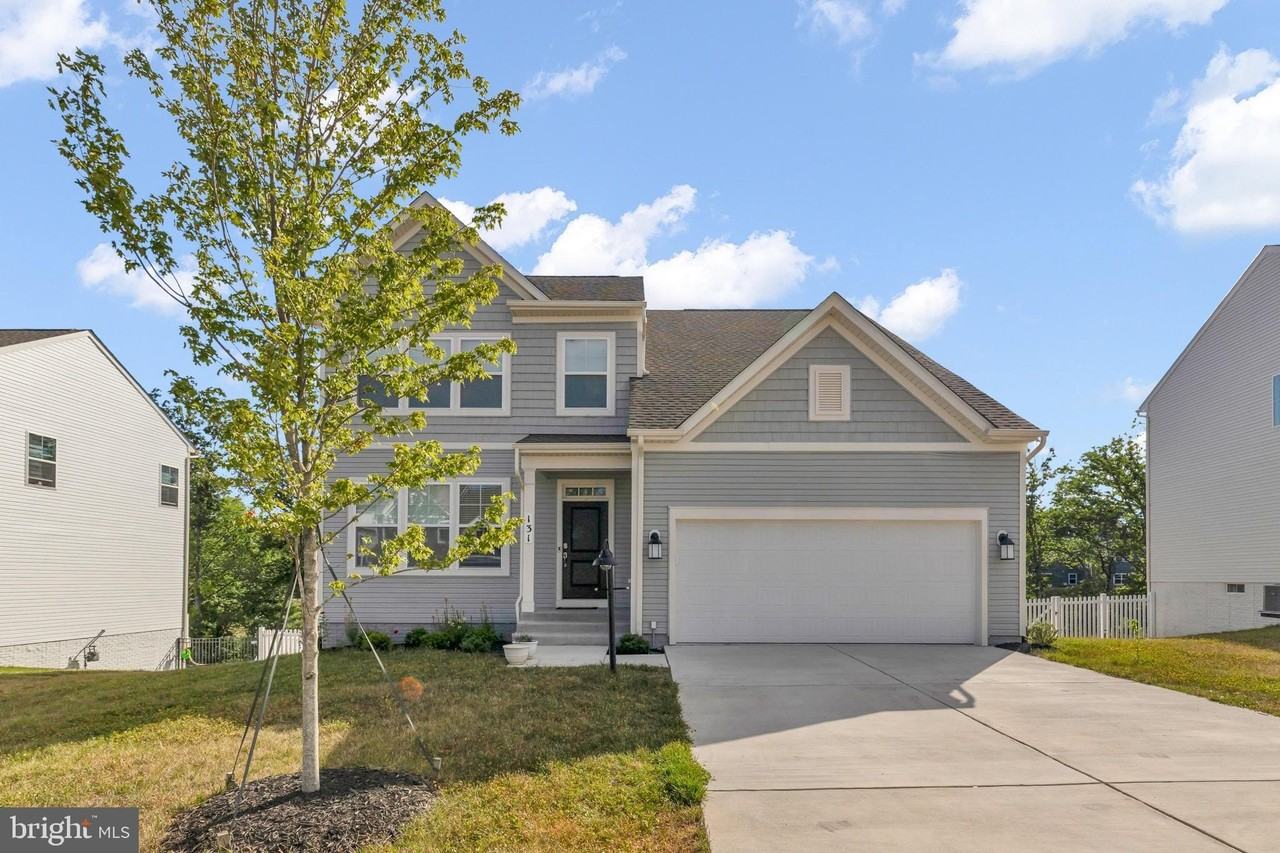 131 Thornton Way - Photo 3 of 44