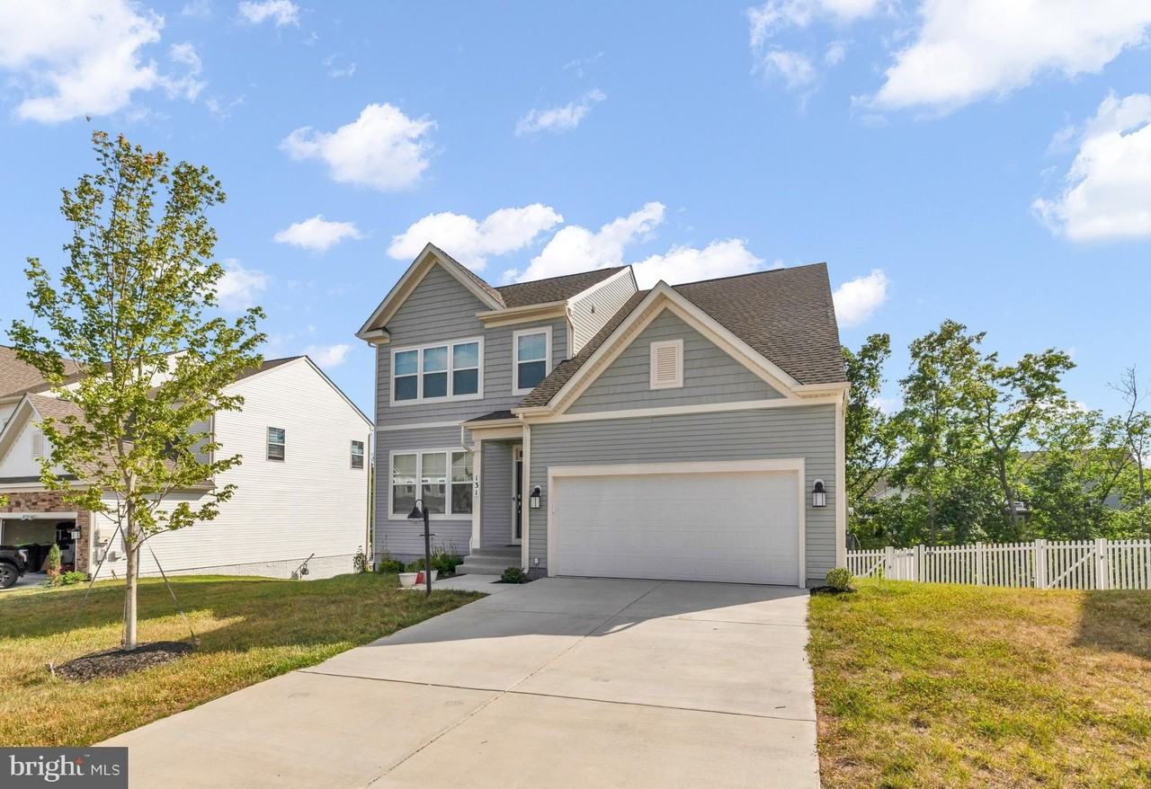 131 Thornton Way - Photo 4 of 44