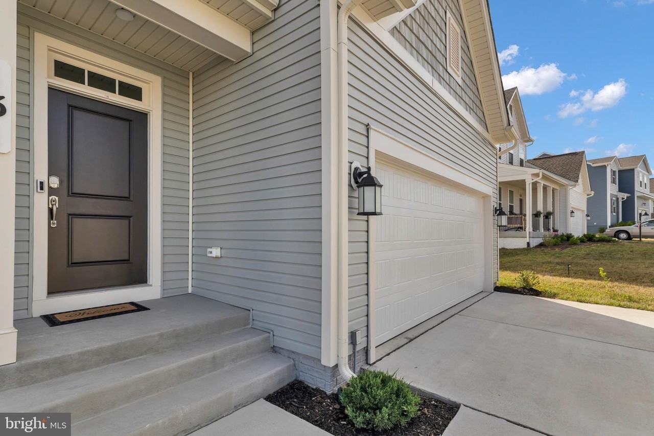 131 Thornton Way - Photo 6 of 44