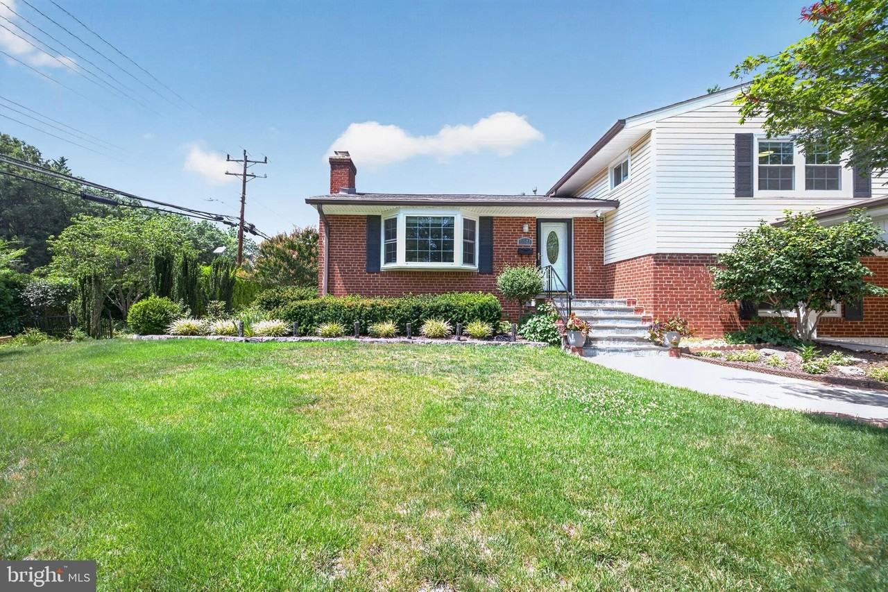 6824 Felix St - Photo 4 of 49