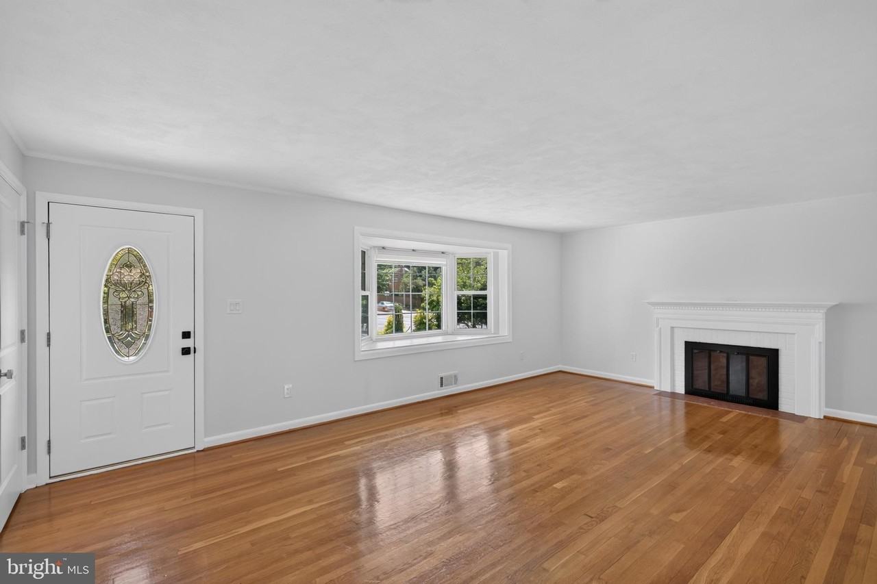 6824 Felix St - Photo 5 of 49