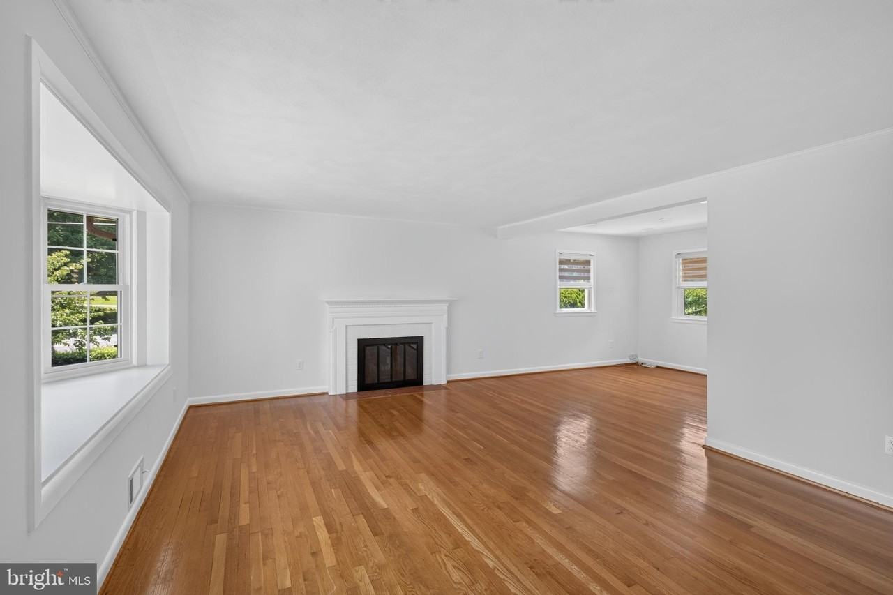 6824 Felix St - Photo 7 of 49