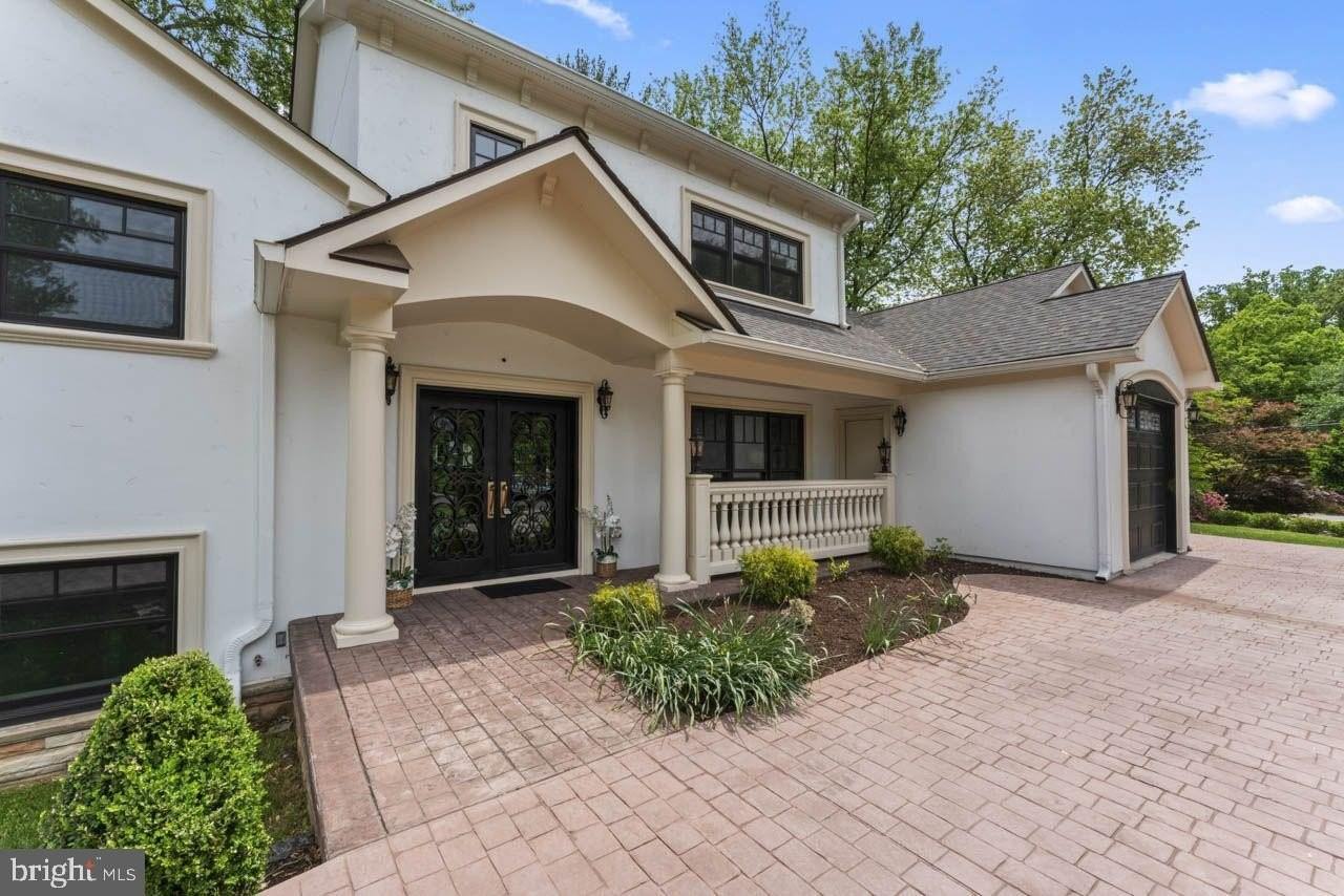 5844 Bermuda Ct - Photo 2 of 45