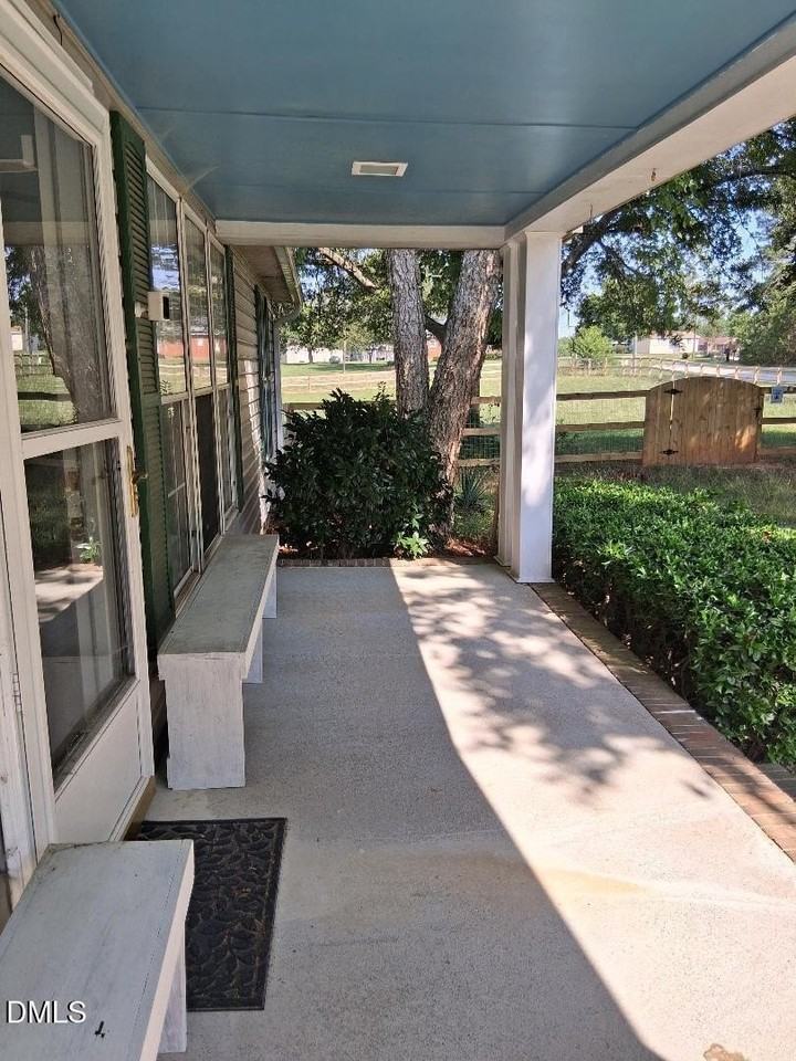 20 Rus Dr - Photo 4 of 26