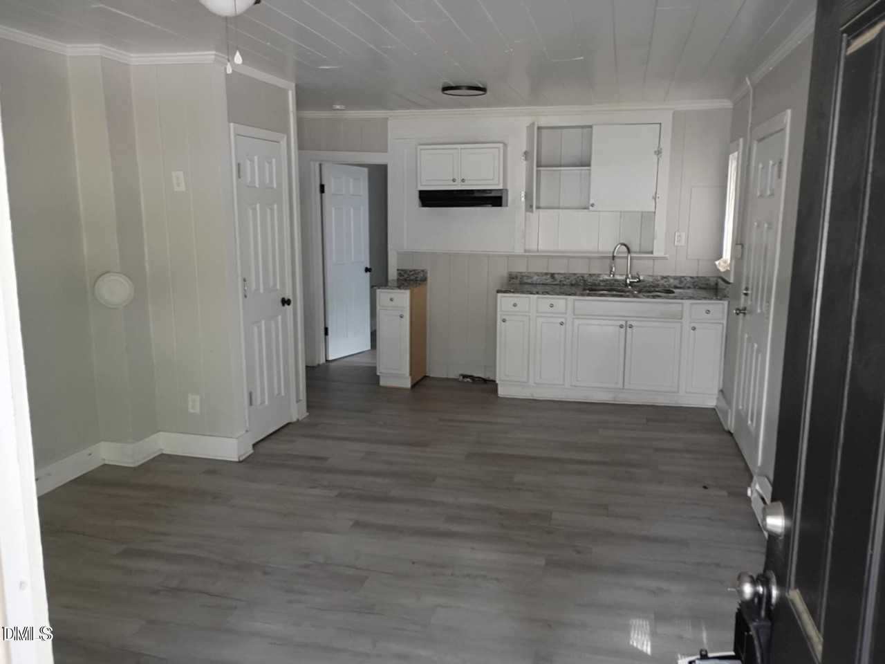 803 Rountree Ave Se - Photo 2 of 8