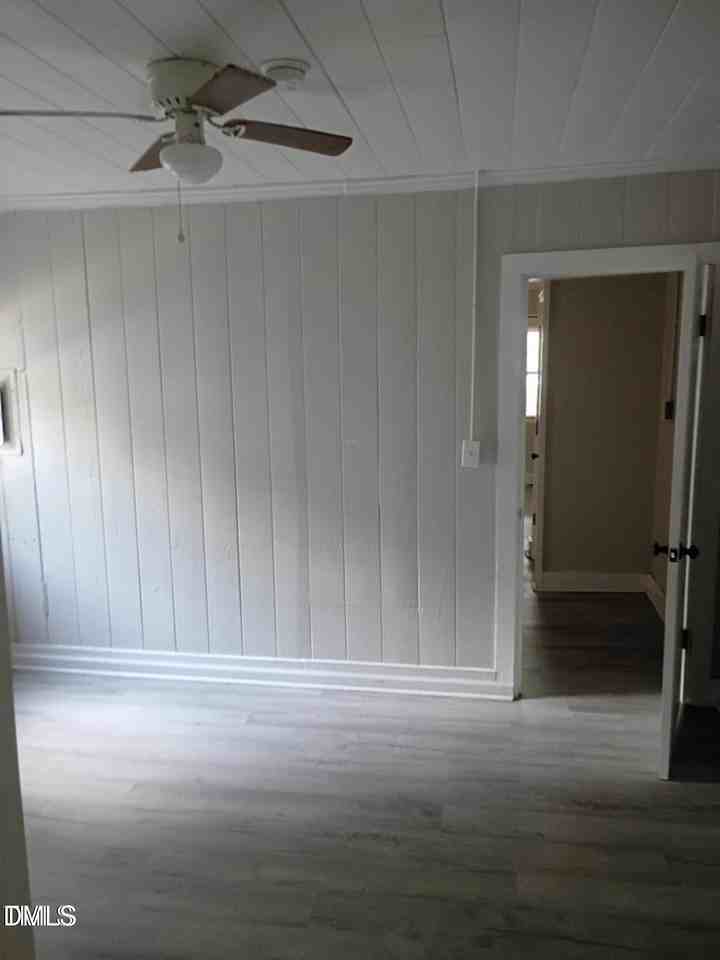 803 Rountree Ave Se - Photo 4 of 8