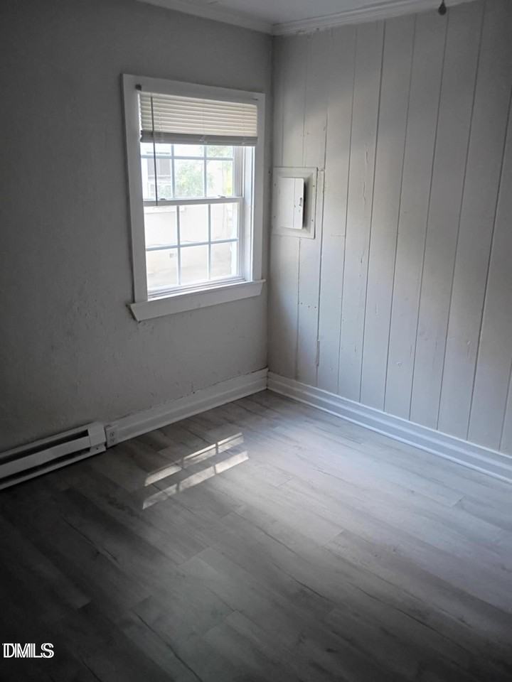 803 Rountree Ave Se - Photo 5 of 8