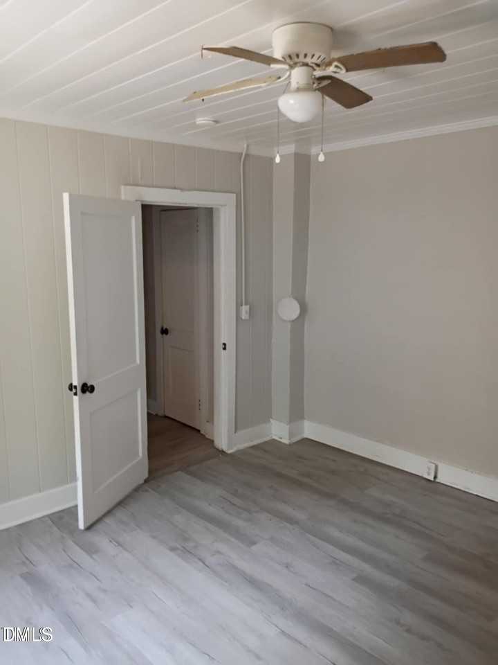 803 Rountree Ave Se - Photo 6 of 8