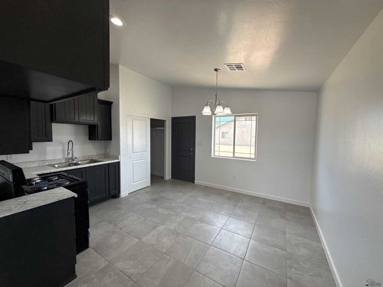 E Monreal Ln - Photo 3 of 12