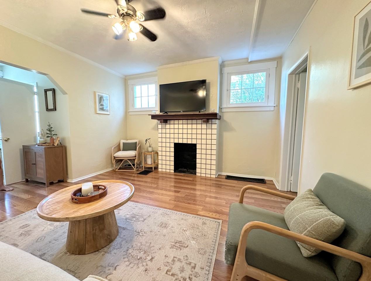 925 Baldwin St #1 - Photo 4 of 13