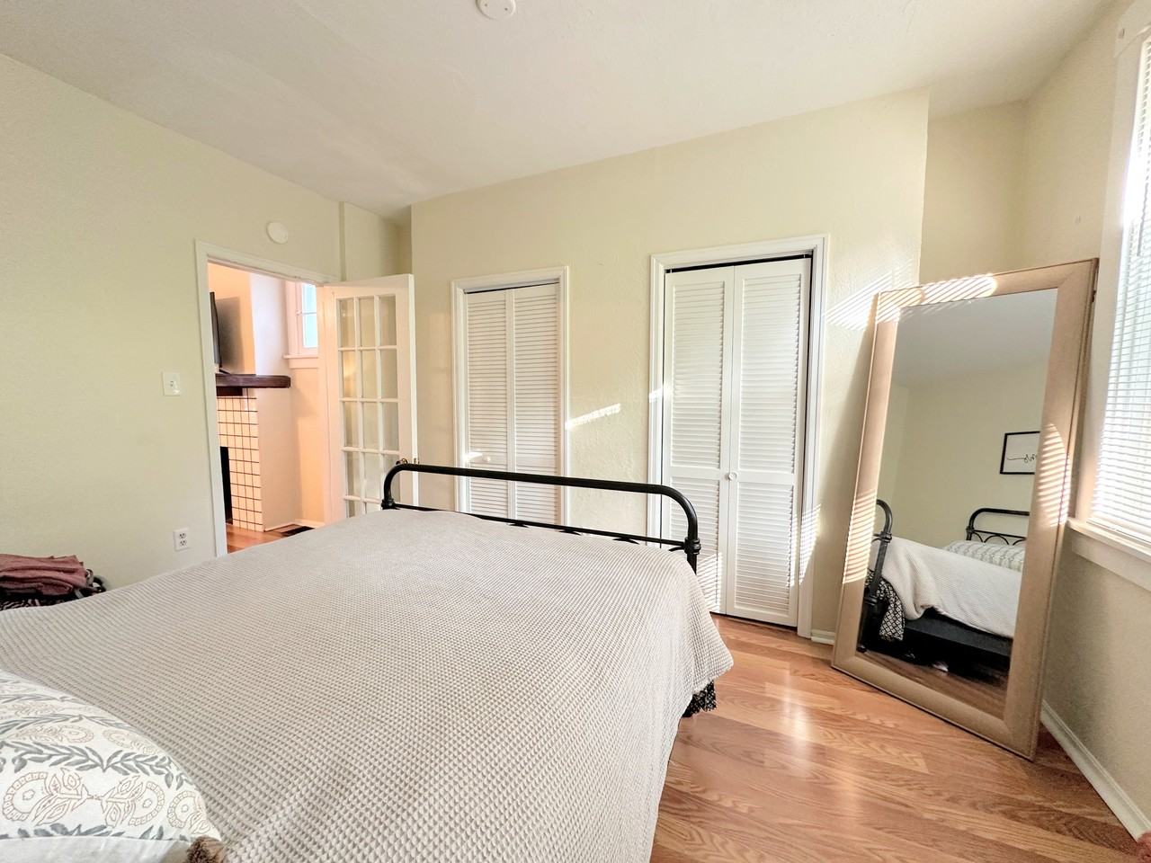 925 Baldwin St #1 - Photo 6 of 13