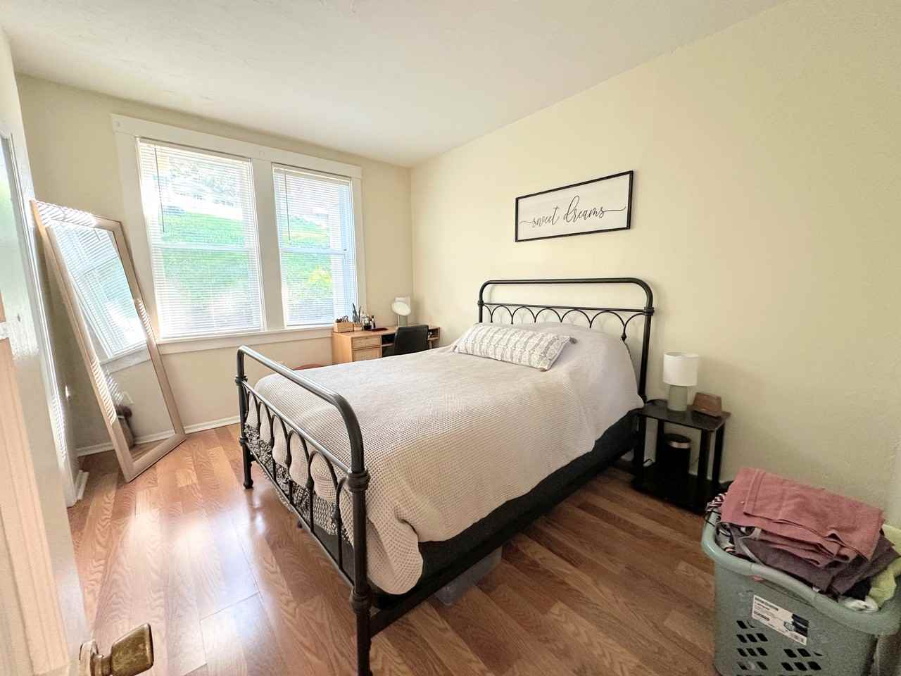 925 Baldwin St #1 - Photo 7 of 13