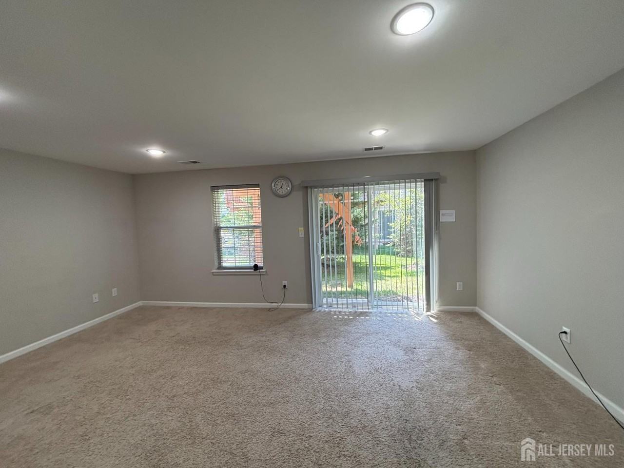 1302 Hights Farm Rd N - Photo 5 of 33