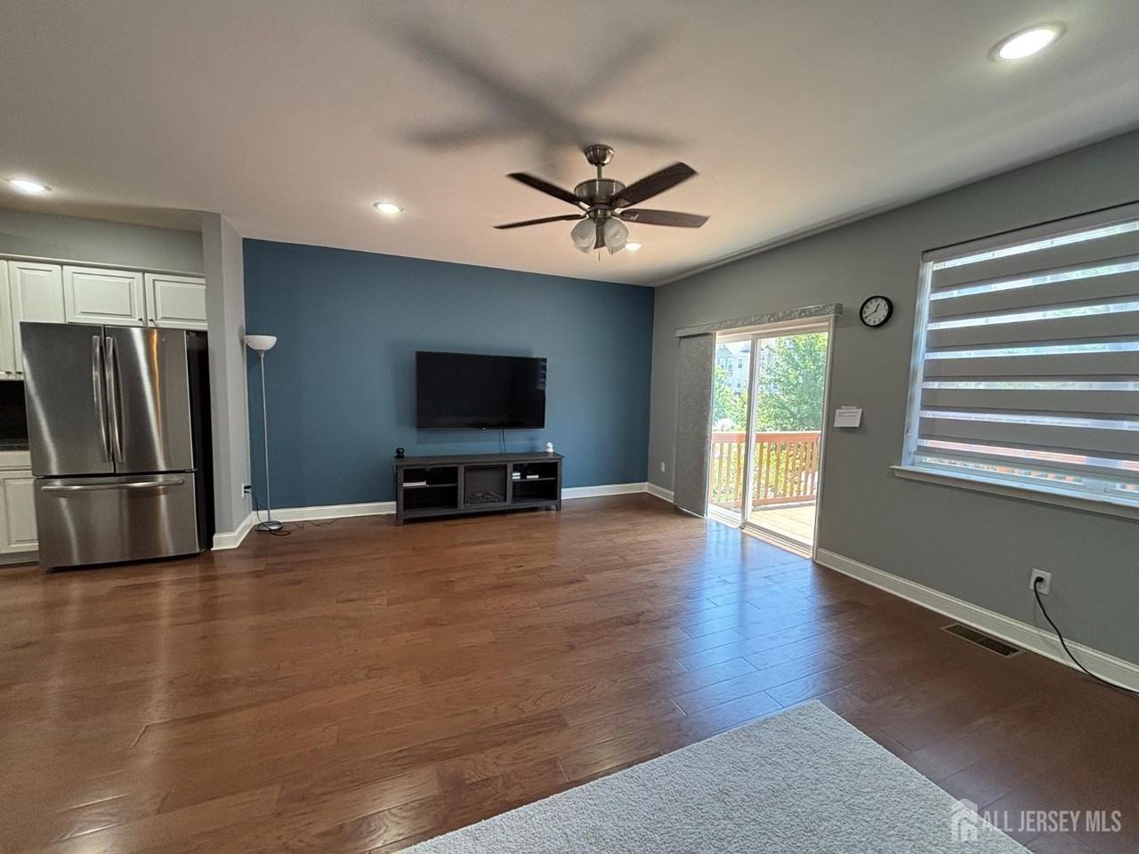 1302 Hights Farm Rd N - Photo 7 of 33