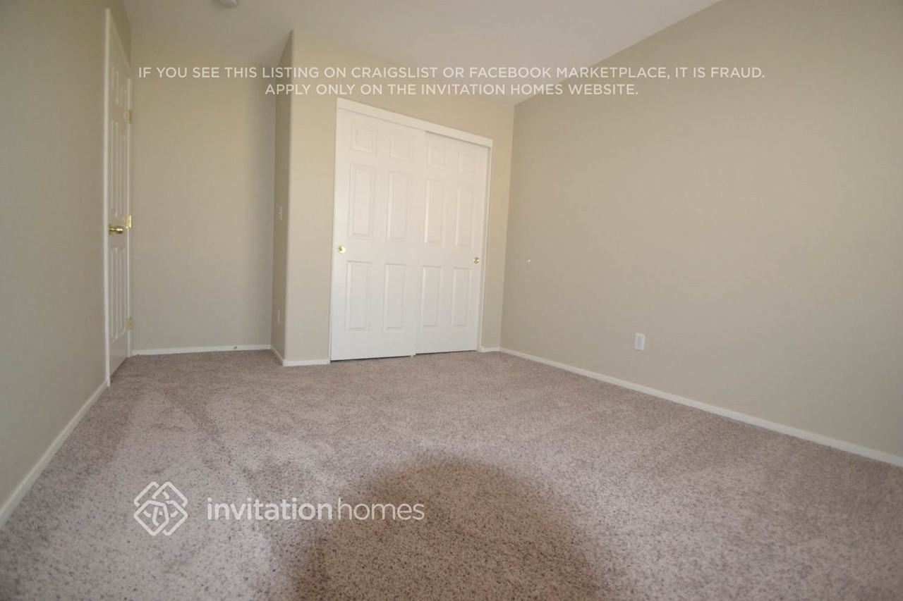 4949 Jadelyn Ct - Photo 3 of 9