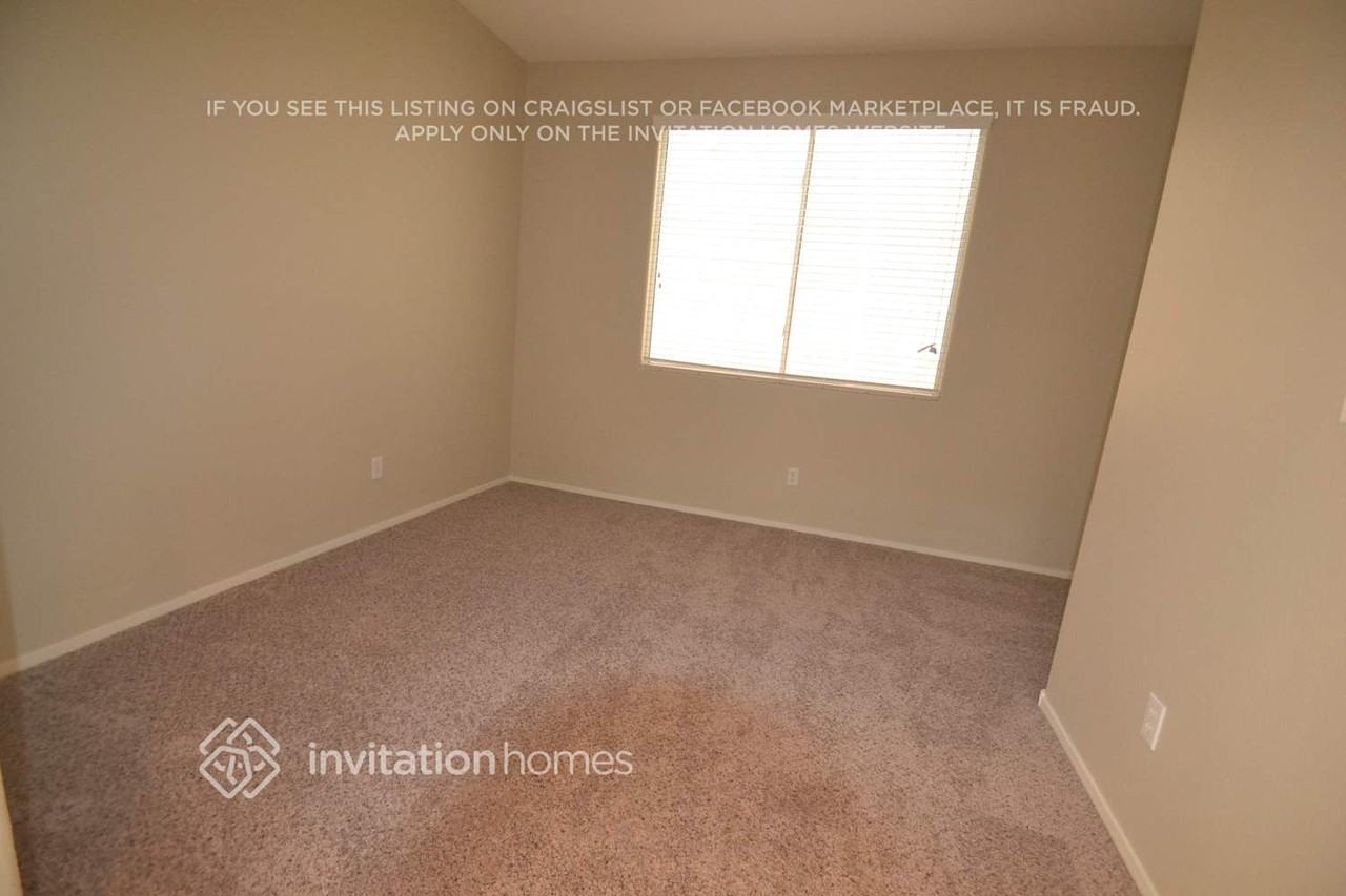 4949 Jadelyn Ct - Photo 4 of 9