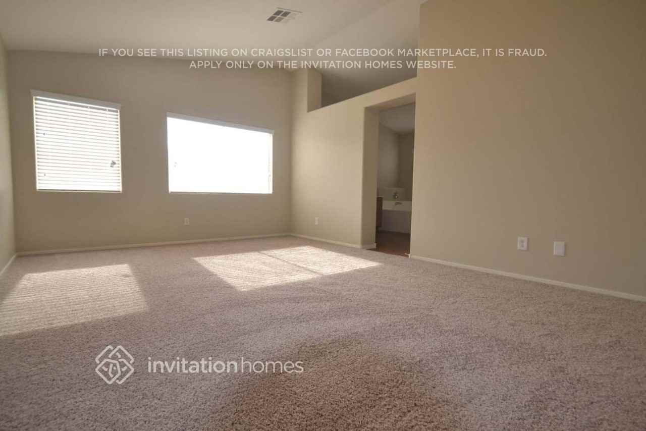 4949 Jadelyn Ct - Photo 5 of 9