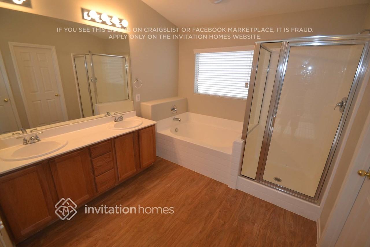 4949 Jadelyn Ct - Photo 6 of 9