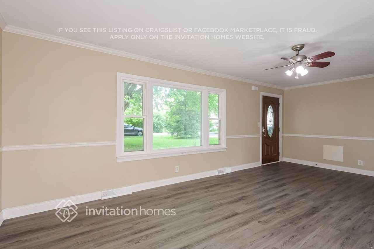 1227 S Lawler Ave - Photo 5 of 17