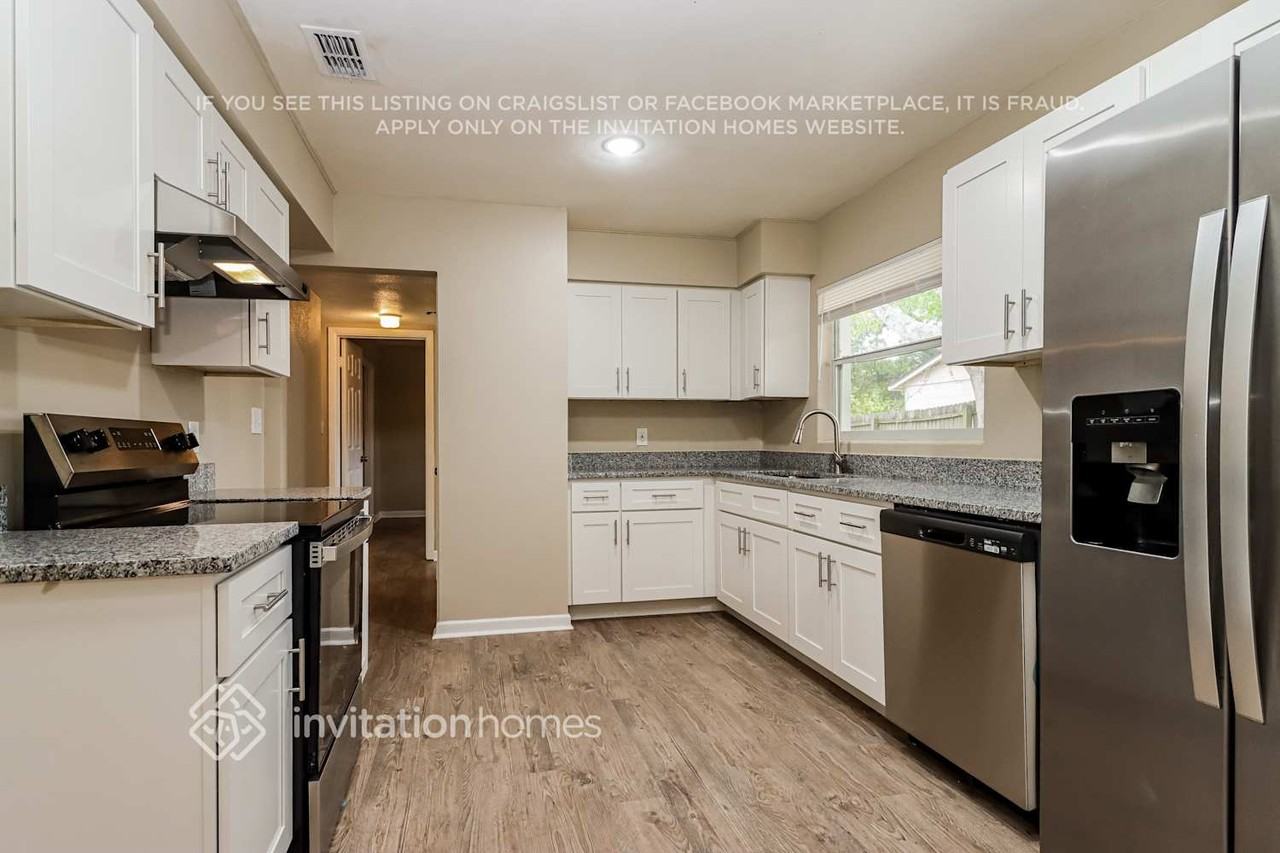 1868 East Dr - Photo 6 of 17