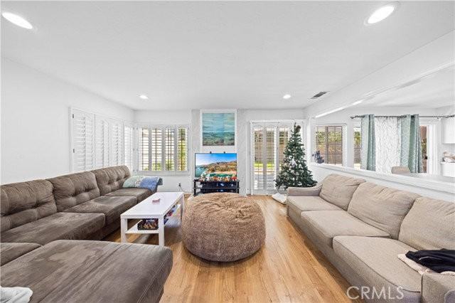 17612 Webster Ave - Photo 4 of 8
