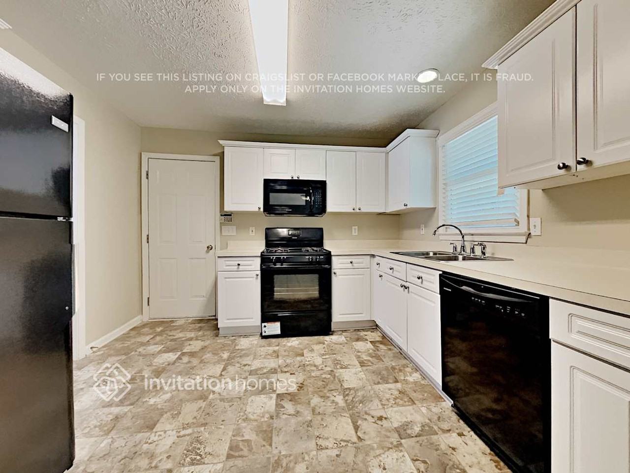 135 Vantage Pt - Photo 5 of 10