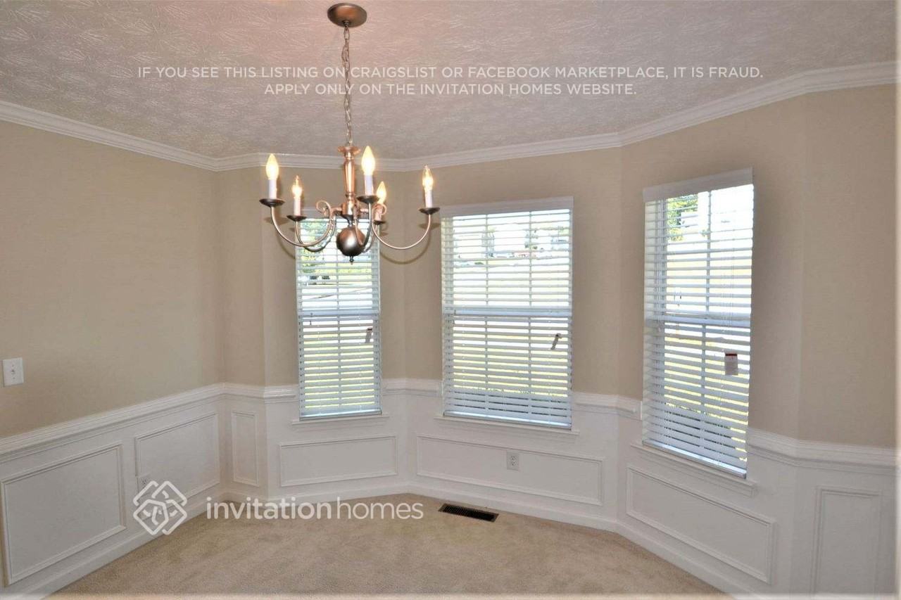559 Michael Cir - Photo 4 of 11