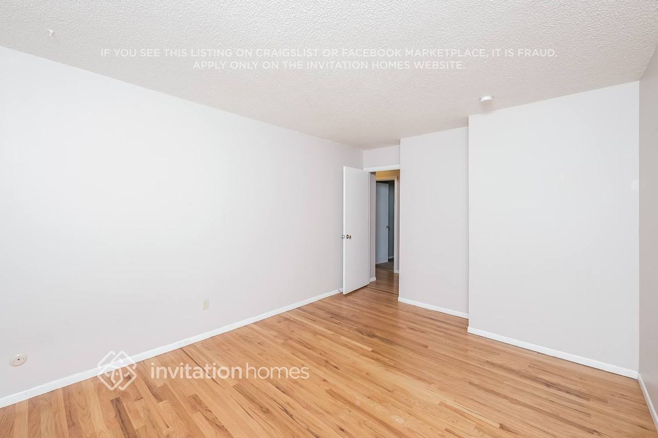 13482 E Dakota Ave - Photo 5 of 21