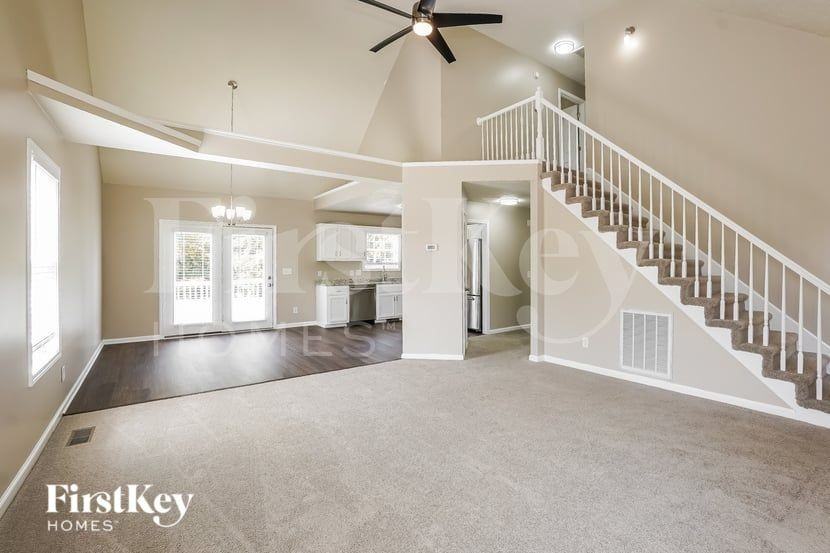 3508 Clover Hill Dr - Photo 3 of 19