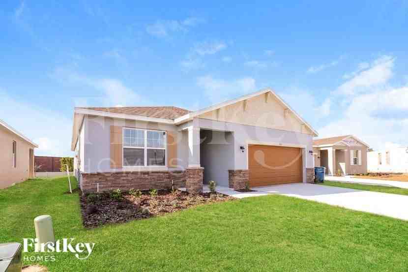 332 Corbel Ln - Photo 2 of 16