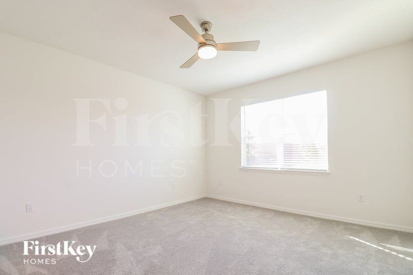 332 Corbel Ln - Photo 6 of 16