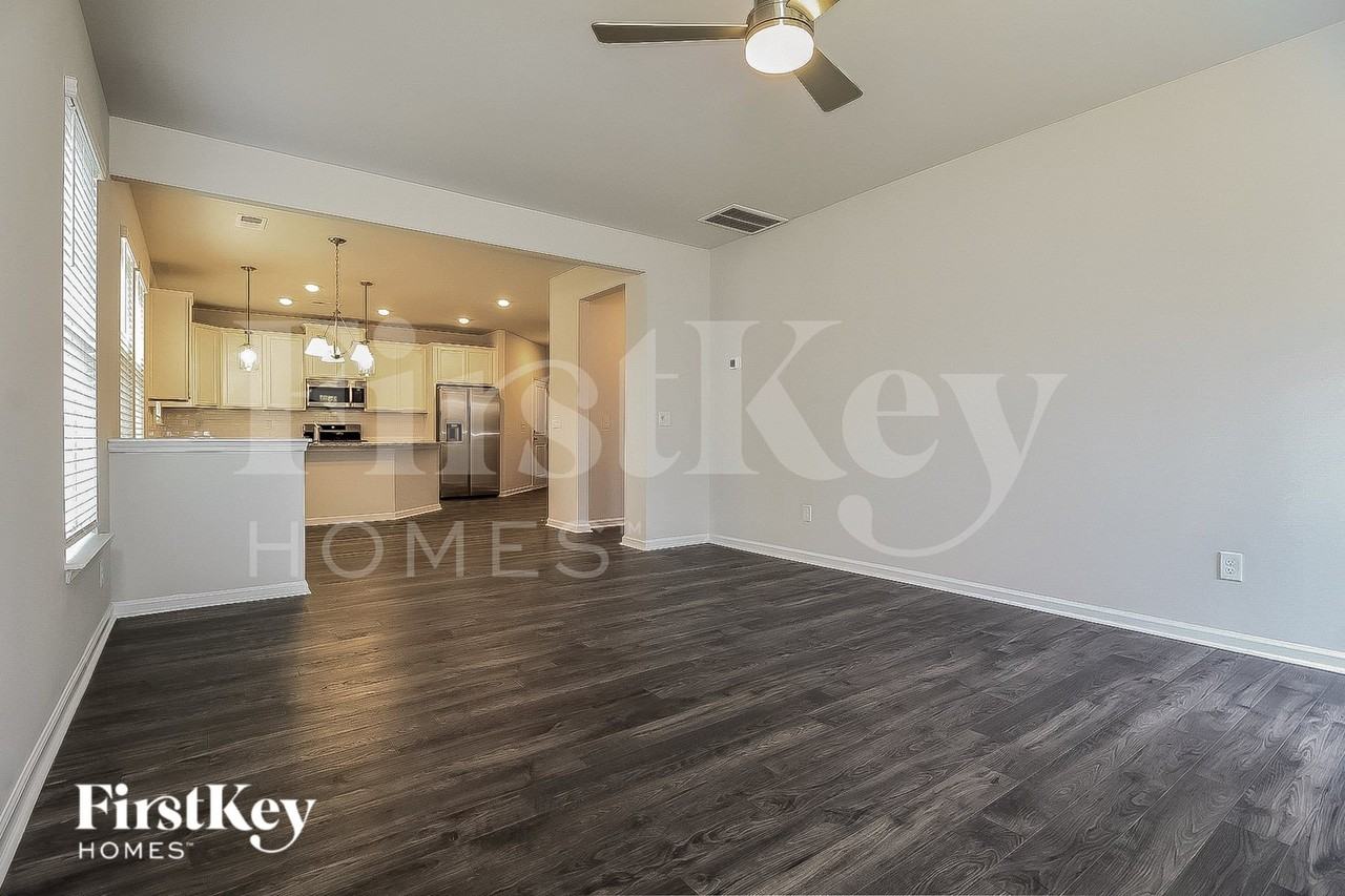 310 Ashborne Ln - Photo 3 of 15