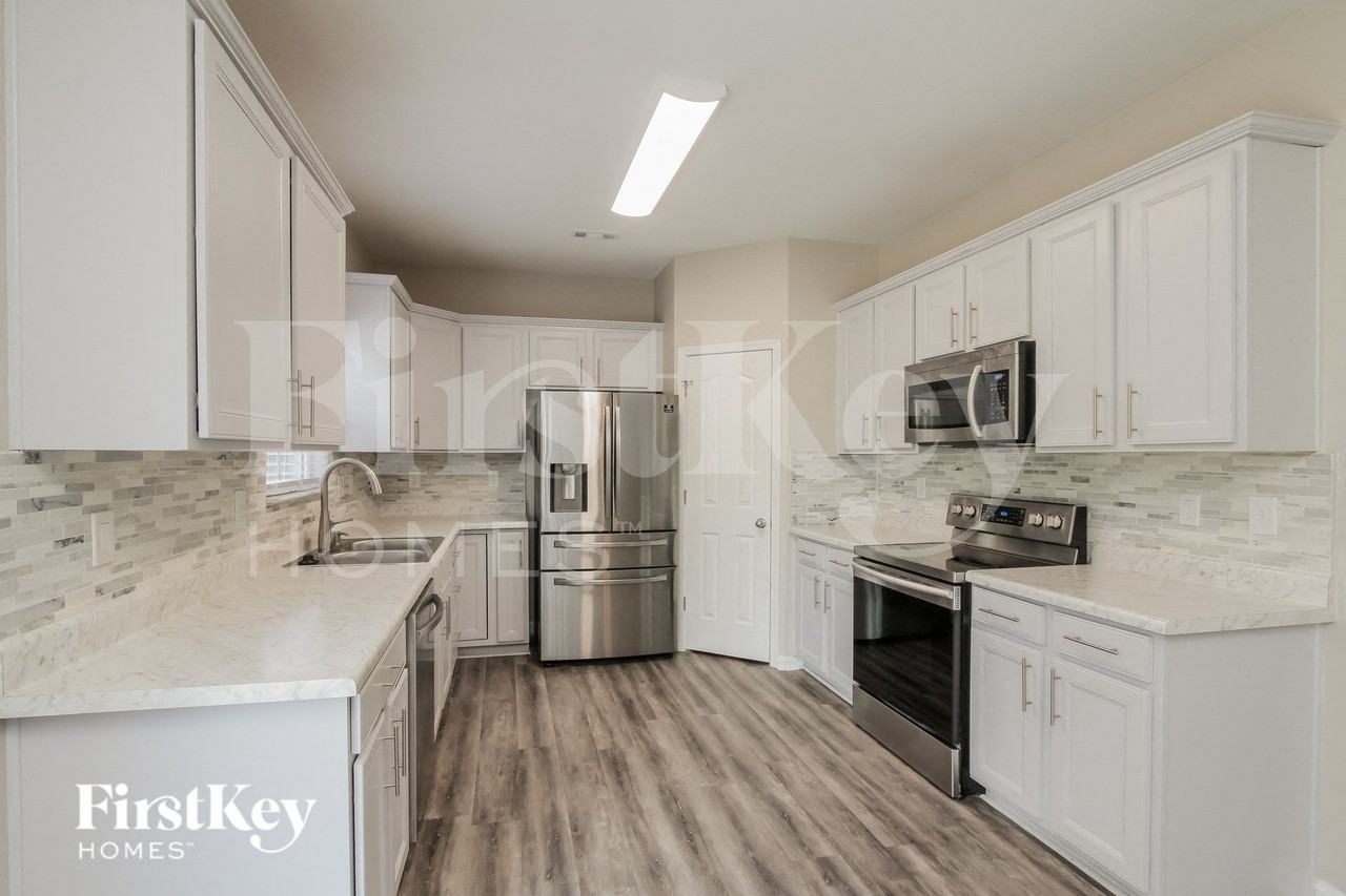 13704 Stringfellow Ln - Photo 6 of 15