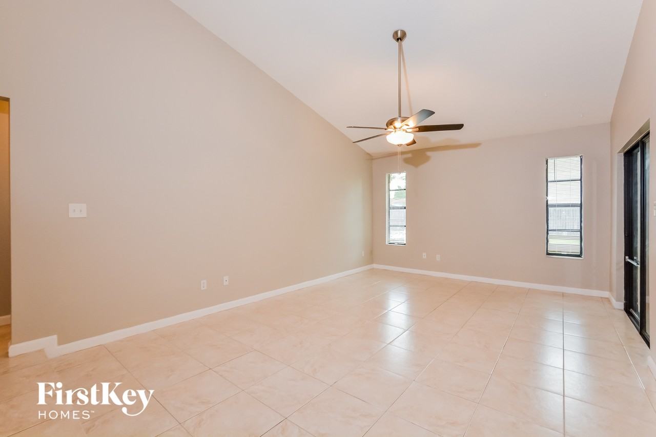 2943 Mallorn Way - Photo 3 of 15