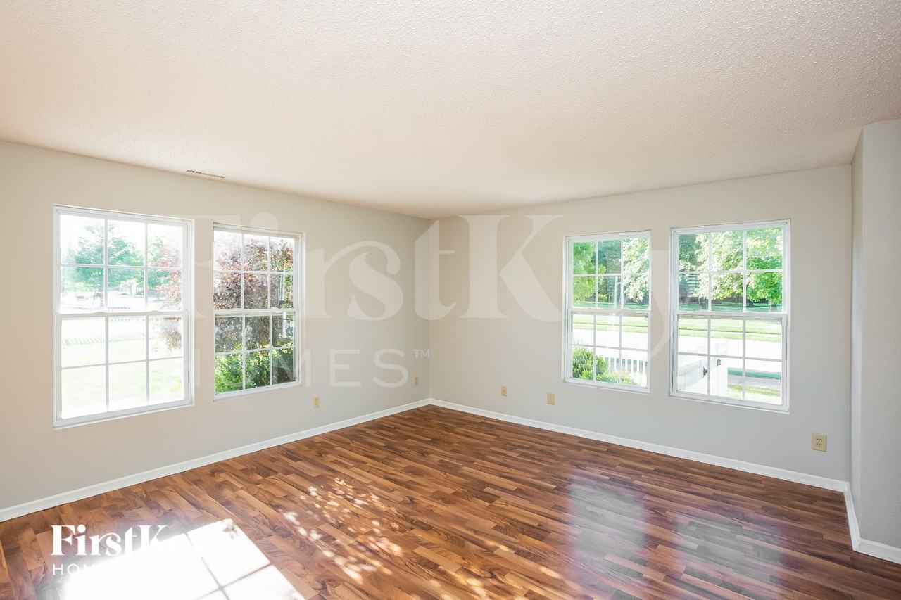 15358 Border Dr - Photo 3 of 15