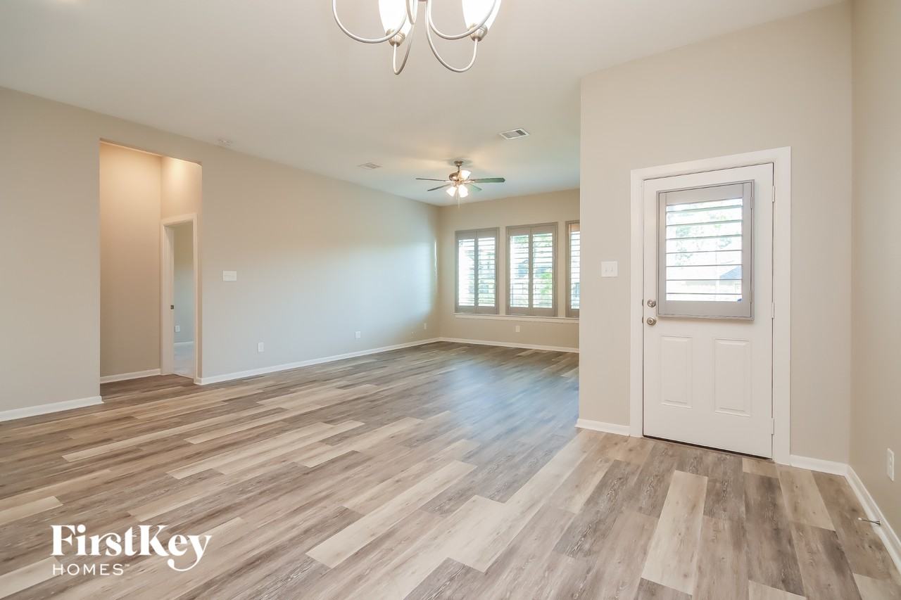 142 Scarlet Maple Ct - Photo 4 of 15