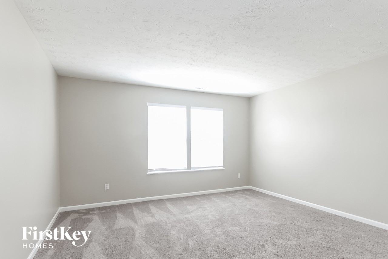 1833 Breman Ln - Photo 5 of 15