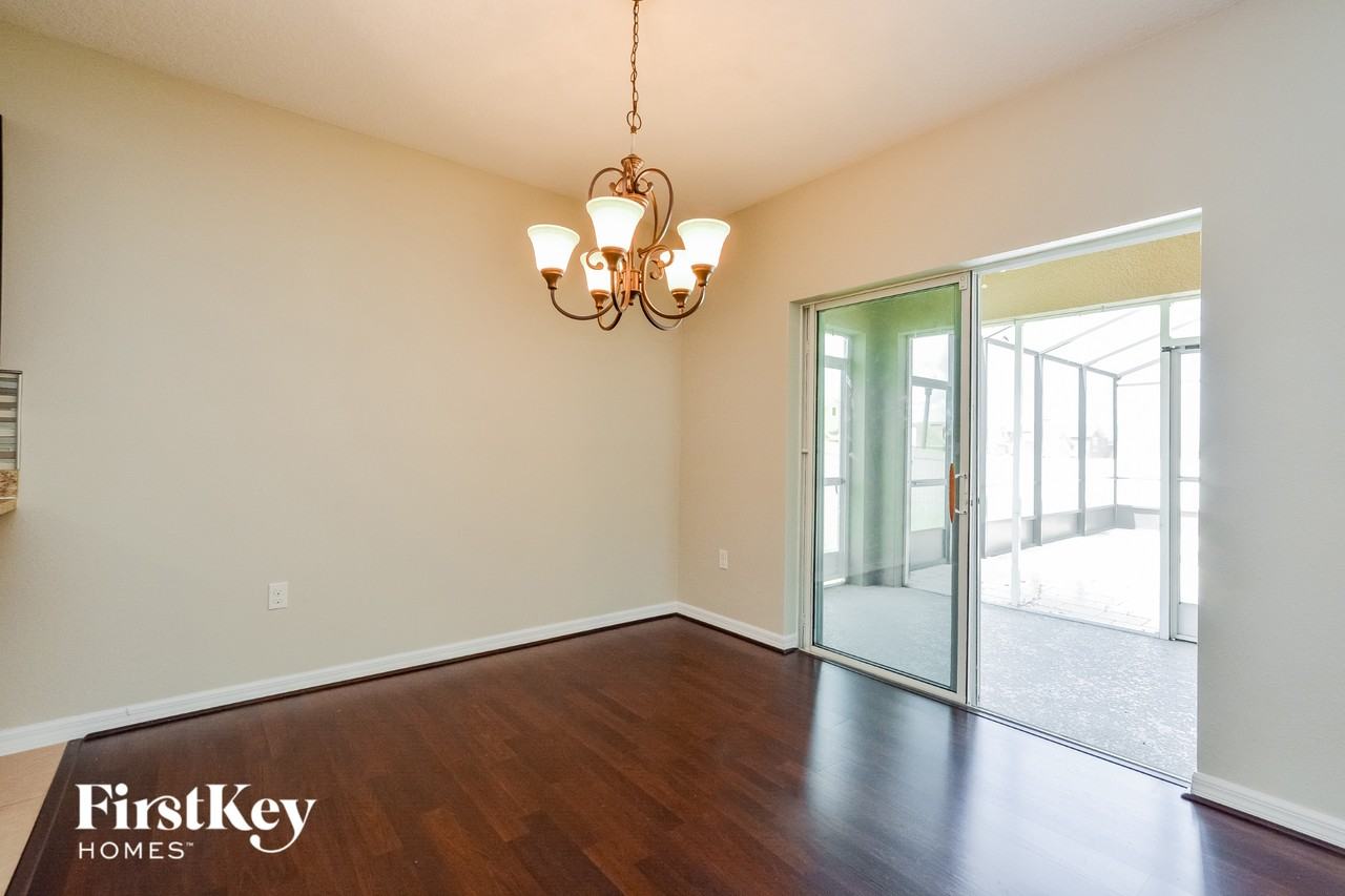 915 Freedom Blvd - Photo 3 of 14