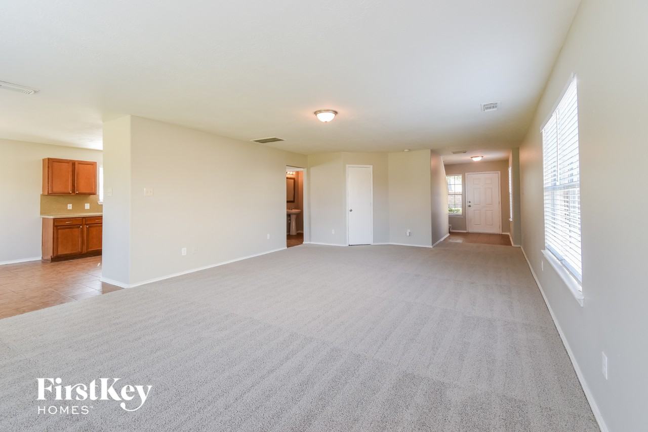 14435 Brunswick Point Ln - Photo 5 of 15