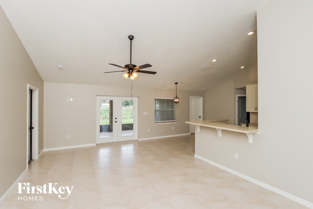 1932 Gloria Cir Ne - Photo 5 of 15