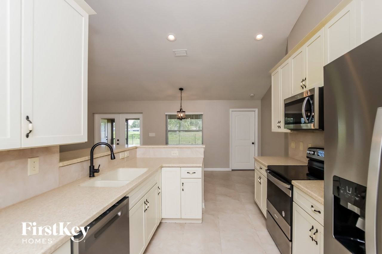 1932 Gloria Cir Ne - Photo 6 of 15