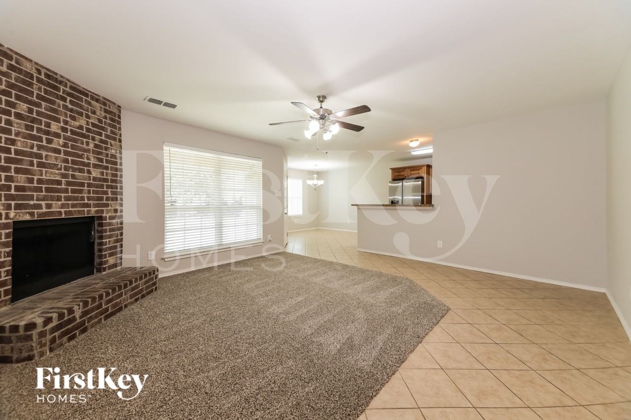 2708 Beverly Dr - Photo 3 of 16
