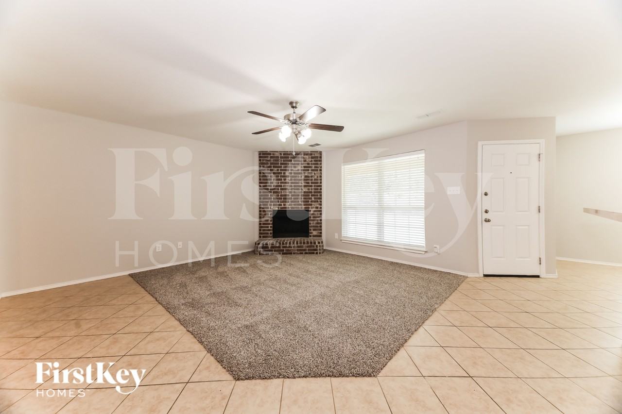 2708 Beverly Dr - Photo 4 of 16