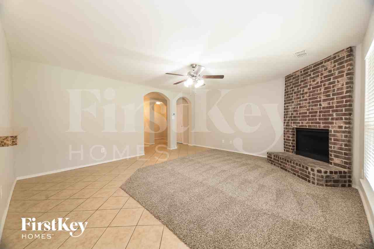 2708 Beverly Dr - Photo 5 of 16