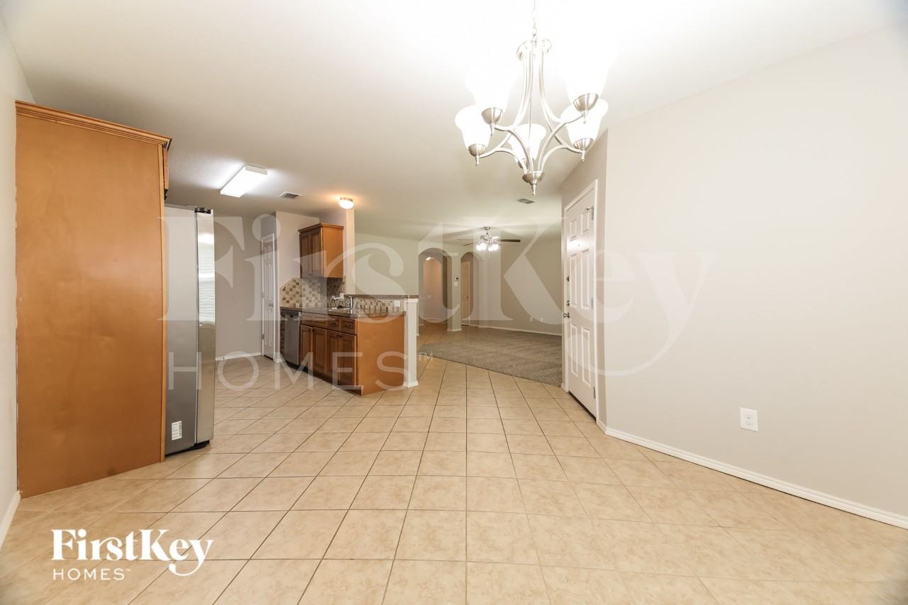 2708 Beverly Dr - Photo 6 of 16