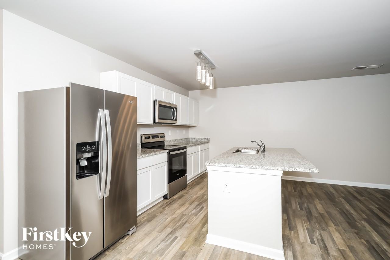 2550 Wood Bend Ln - Photo 5 of 15