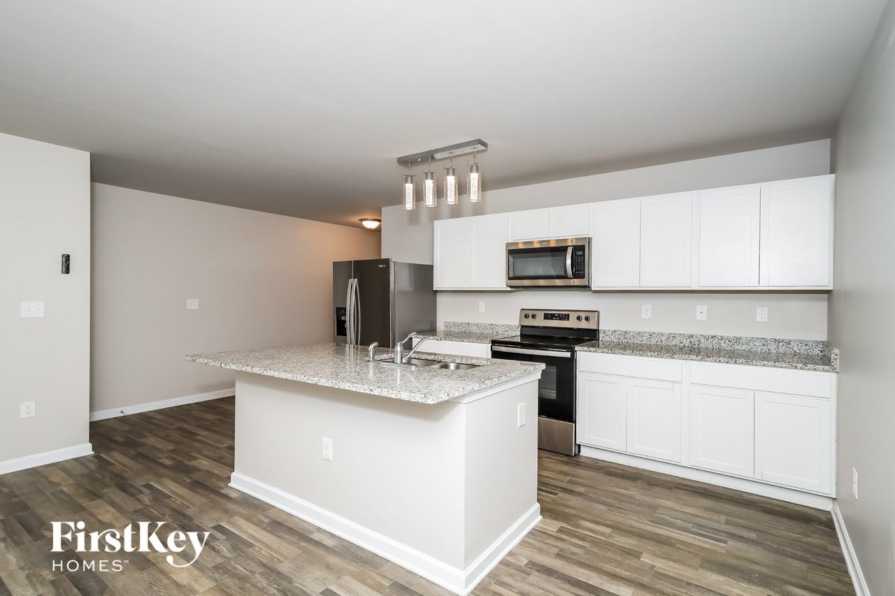 2550 Wood Bend Ln - Photo 6 of 15